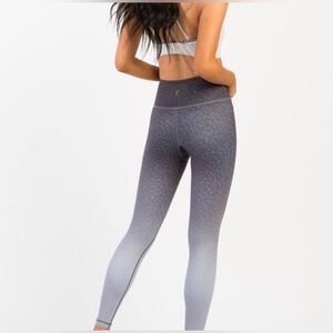 ZYIA Active Light n Tight Gray Ombre Animal Print Leggings Size 2
